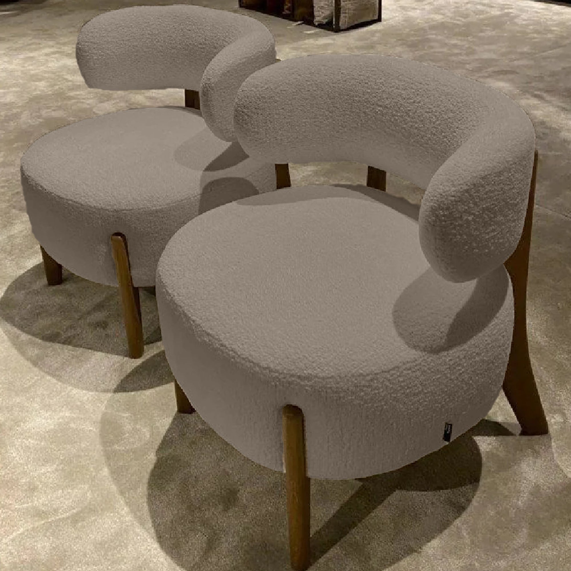 2 Panda Chairs - sz383